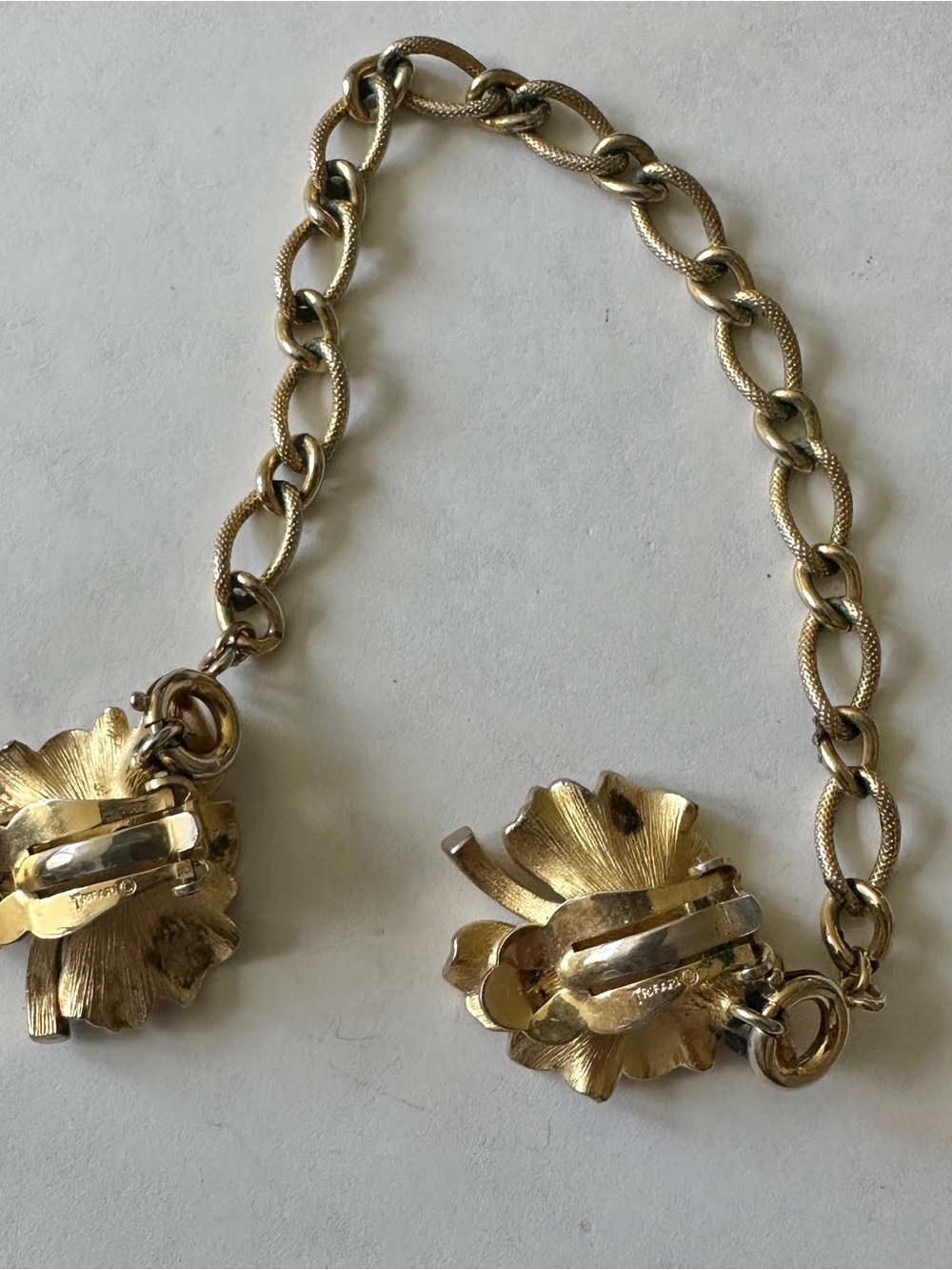 Vintage Crown Trifari Fur Sweater Clips Earrings Gold Tone Rhinestone Bug Leaf - Picture 14 of 14